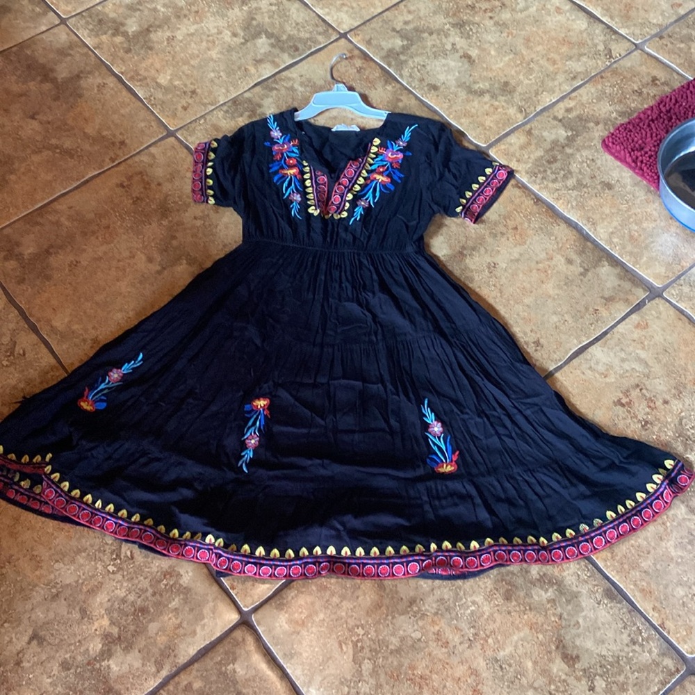 DONATED Solitaire Black Midi Dress with Vibrant Embroidery - Picture 9 of 9